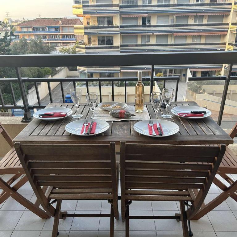 Studio cabine à 200m de Port Fréjus, plage, commerces, terrasse, 4 couchages, ménage inclus - FR-1-226A-31 - Appartamento (4 Adulti) - 18