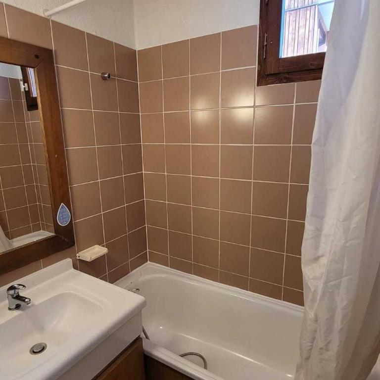 Val d'Isère - Appartement 3 pièces, 6 pers, animaux admis - FR-1-411-1021 - Appartement - 9
