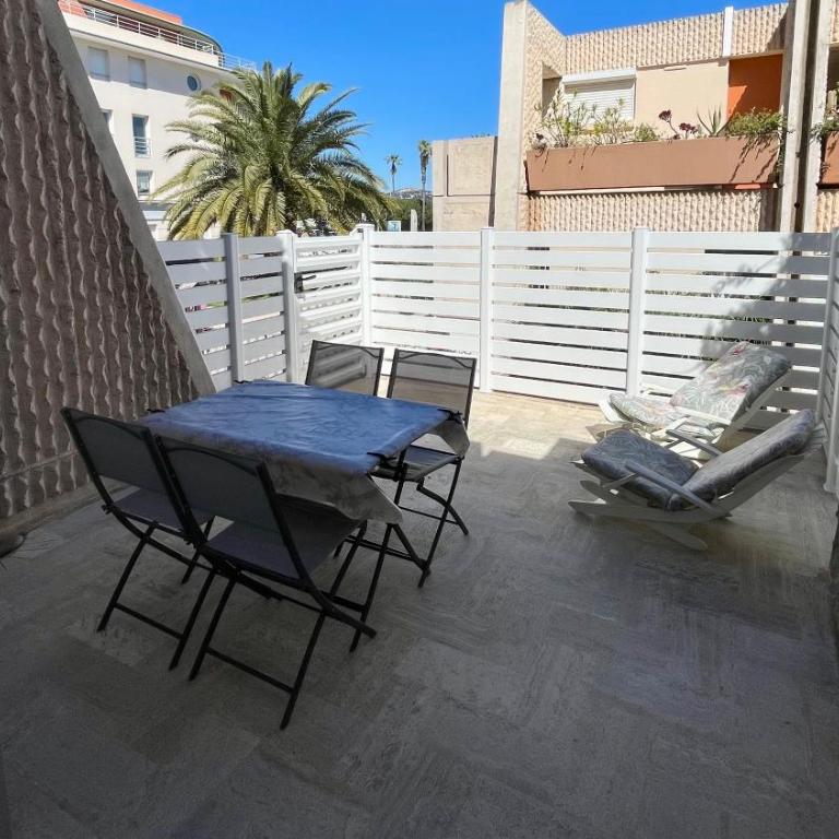 Appartement Terrasse, centre-ville, 5 min de la plage - Appartement 1 Chambre avec Terrasse - 8