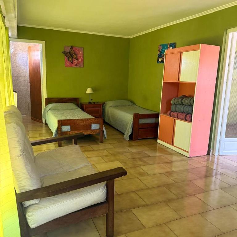 Casa de Piedra - a 2 cuadras del mar - solo familias - Casa de 2 dormitorios - 35