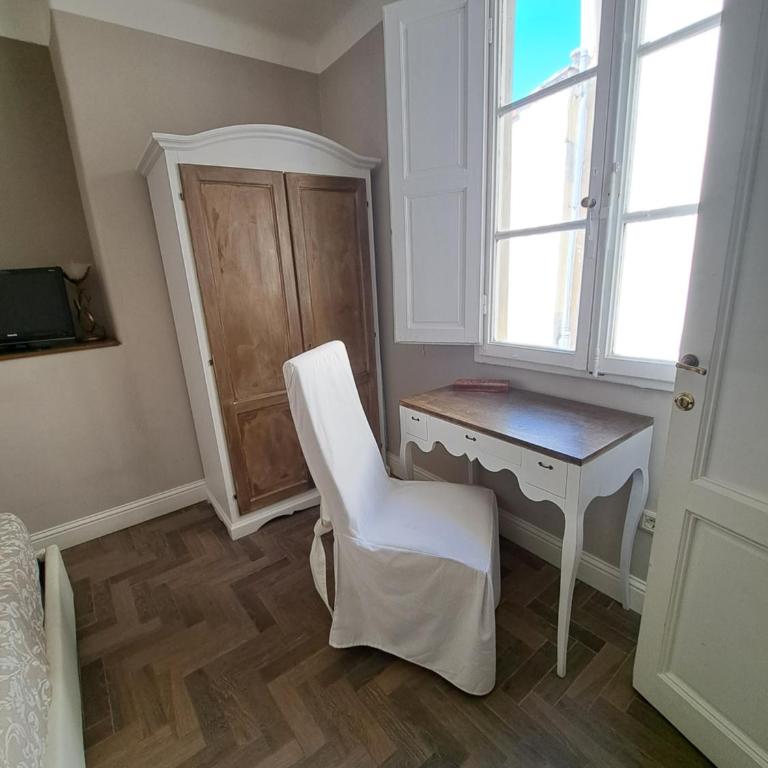 lacasadicavour Duomo Apt - Penthouse Apartment - 13