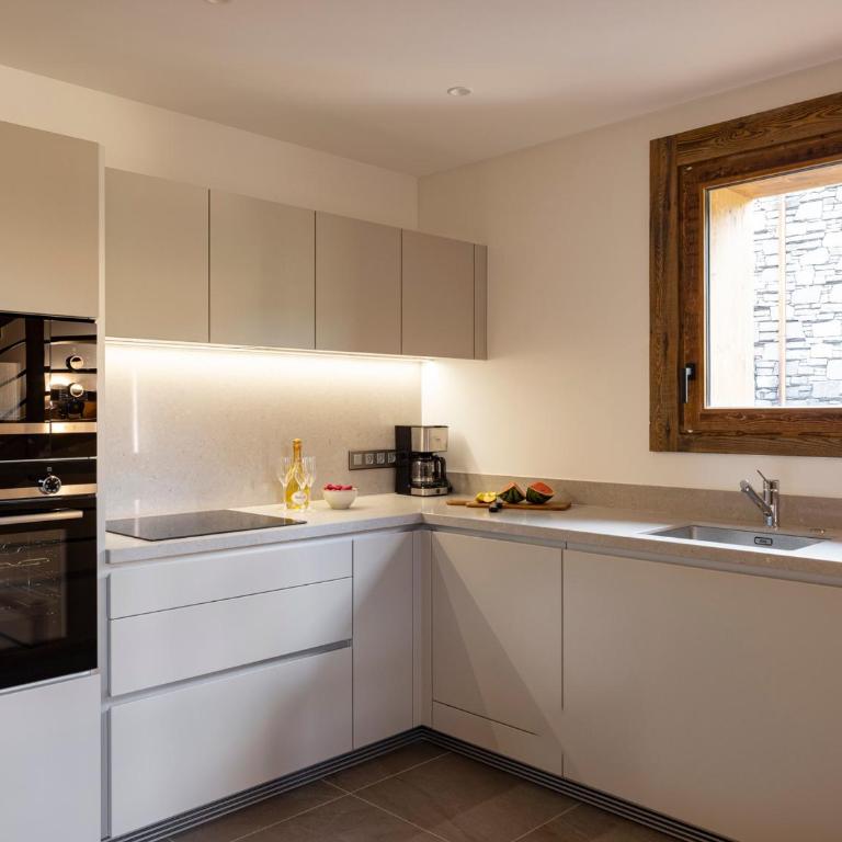 Chalet luxueux sur les pistes, sauna, parking inclus - FR-1-344-1219 - Chalet - 3