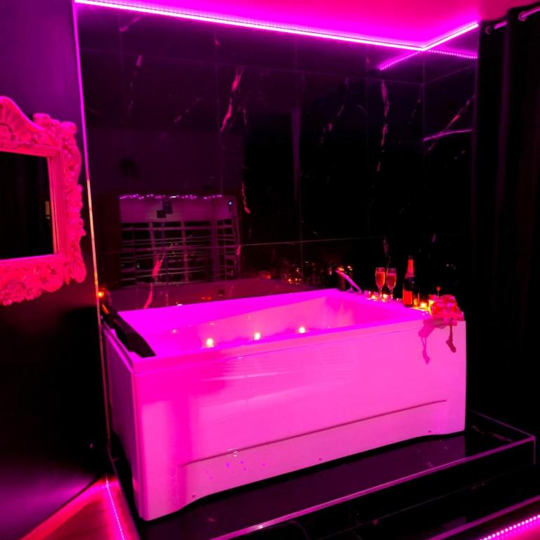 Loveroom LovaLova - One-Bedroom Apartment - 25