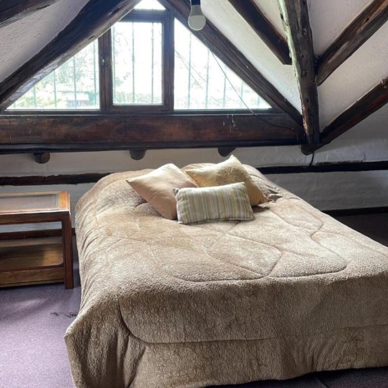 Pifo Pool House free Airport pickup Tours - Three-Bedroom House - 2