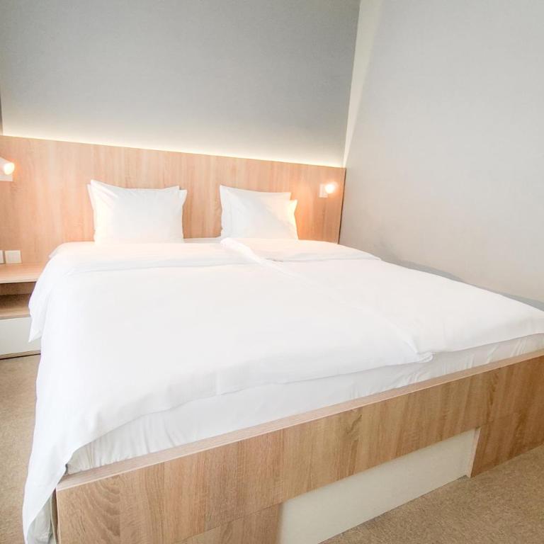 Olivia Rooms - Standardna Dvokrevetna Soba sa Bračnim Krevetom - 1