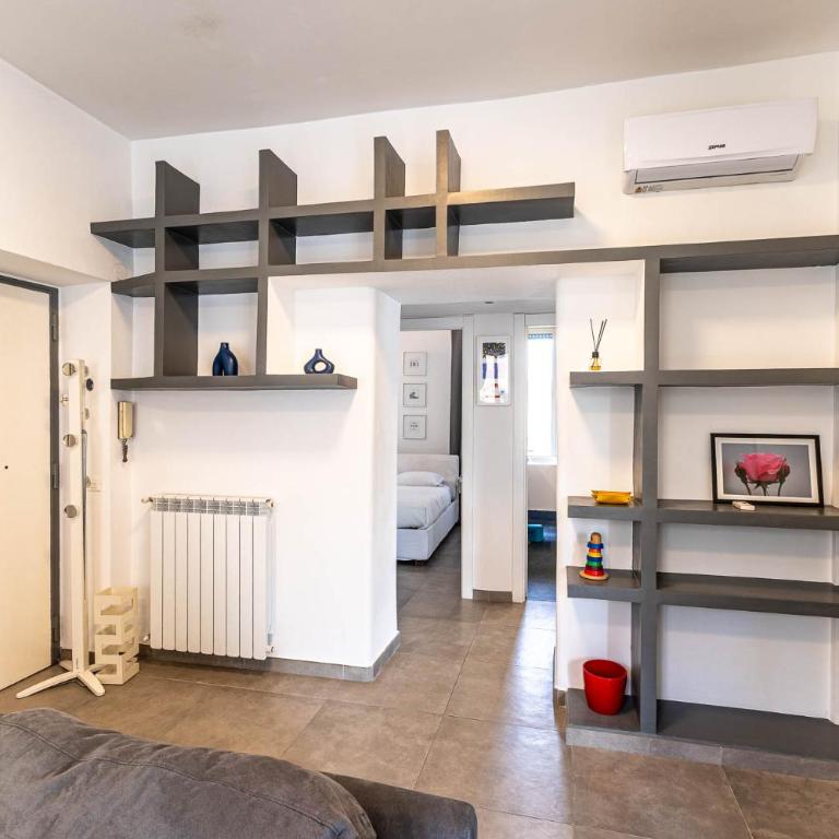Large and bright, a stone's throw from Trastevere - Two-Bedroom Apartment - 9