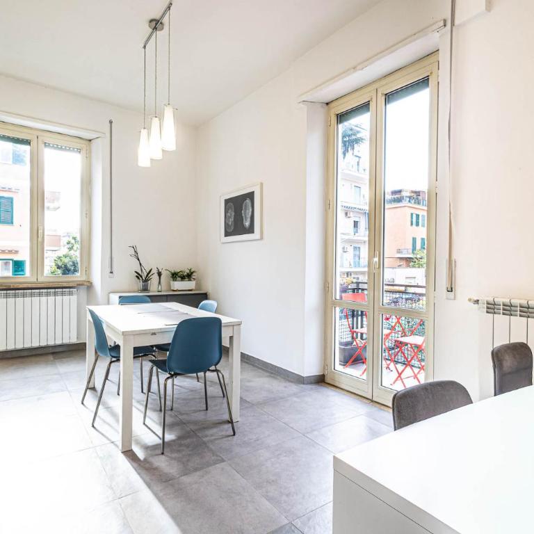 Large and bright, a stone's throw from Trastevere - Two-Bedroom Apartment - 10