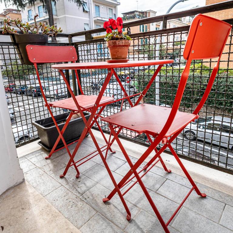 Large and bright, a stone's throw from Trastevere - Two-Bedroom Apartment - 20
