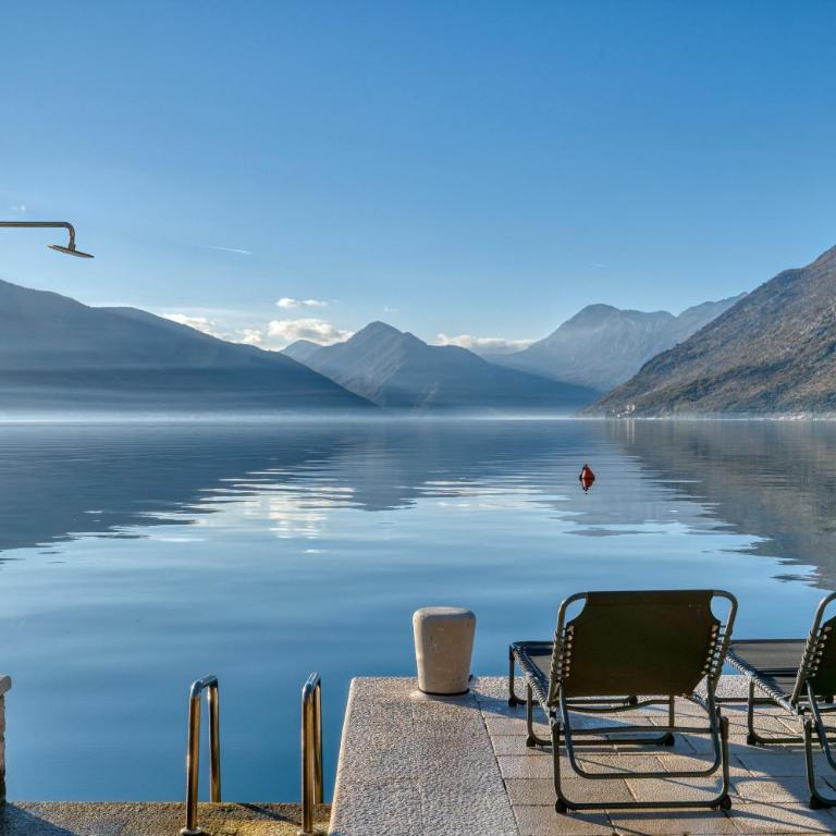 Luxury waterfront vila with Private Dock and Pool - Villa - 26