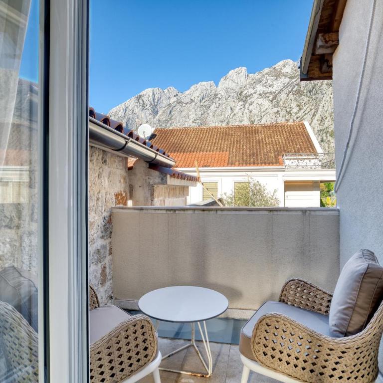 Luxury waterfront vila with Private Dock and Pool - Villa - 39