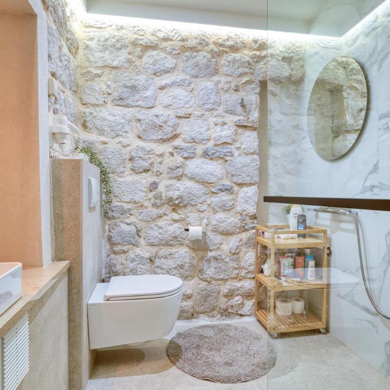 Luxury waterfront vila with Private Dock and Pool - Villa - 46
