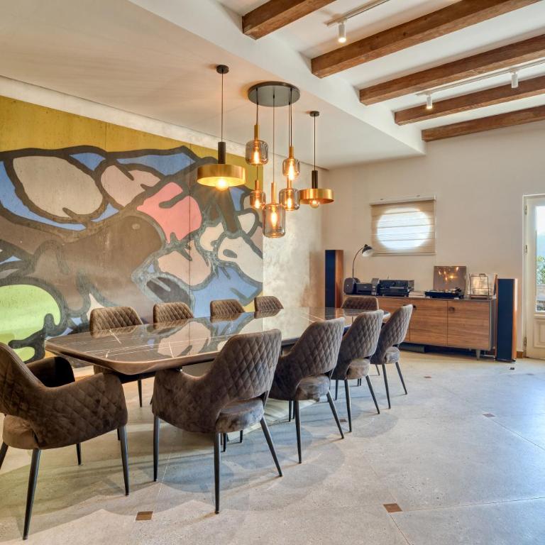 Luxury waterfront vila with Private Dock and Pool - Villa - 43