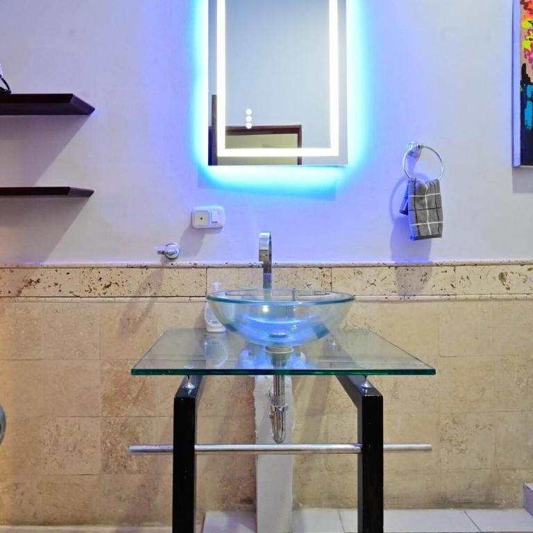 5 Bedroom Cartagena Walled City with Jacuzzi - Six-Bedroom House - 16