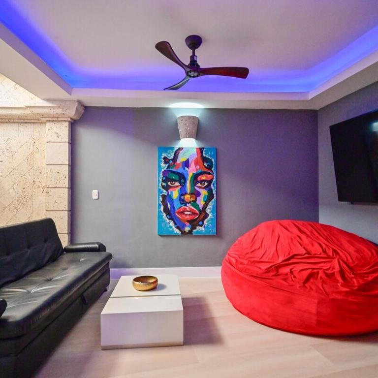 5 Bedroom Cartagena Walled City with Jacuzzi - Six-Bedroom House - 25
