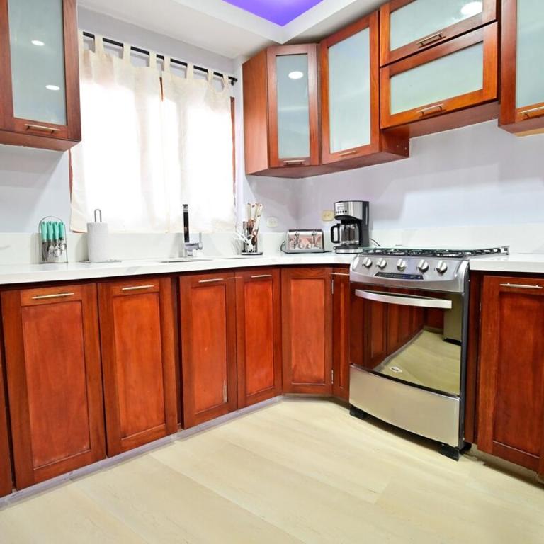 5 Bedroom Cartagena Walled City with Jacuzzi - Six-Bedroom House - 29
