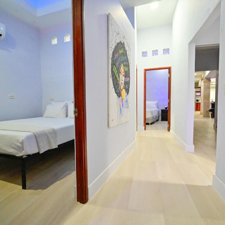 5 Bedroom Cartagena Walled City with Jacuzzi - Six-Bedroom House - 33