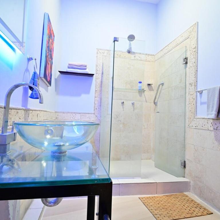 5 Bedroom Cartagena Walled City with Jacuzzi - Six-Bedroom House - 34
