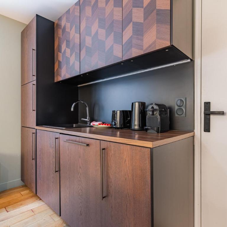 Exceptional triplex with 6 bedrooms & air conditioning - Appartement - 7