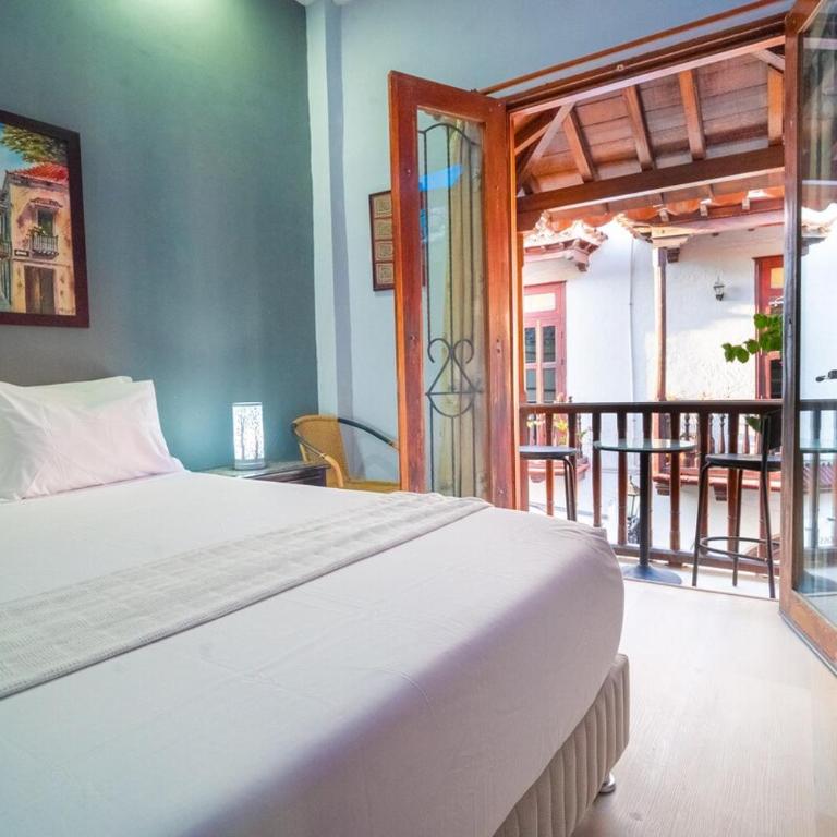 5 Bedroom Cartagena Walled City with Jacuzzi - Six-Bedroom House - 35