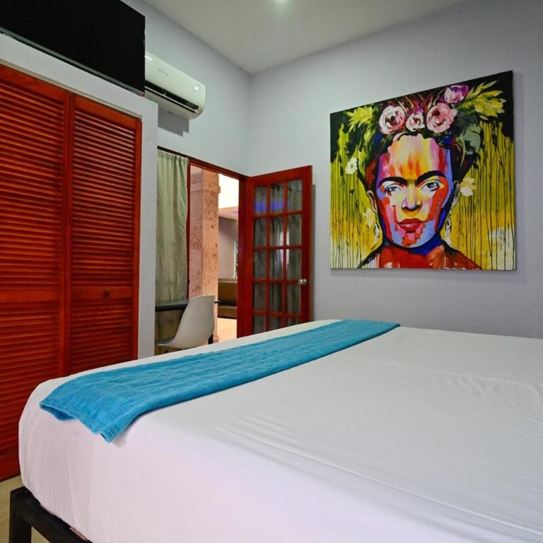 5 Bedroom Cartagena Walled City with Jacuzzi - Six-Bedroom House - 51
