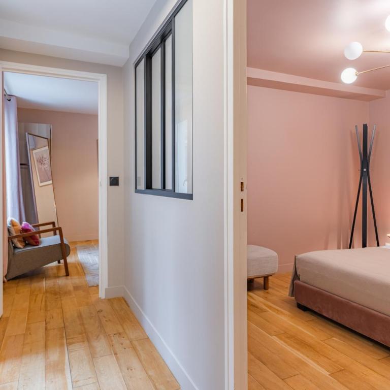Exceptional triplex with 6 bedrooms & air conditioning - Appartement - 12