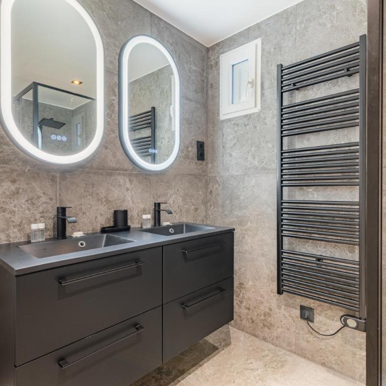 Exceptional triplex with 6 bedrooms & air conditioning - Appartement - 13