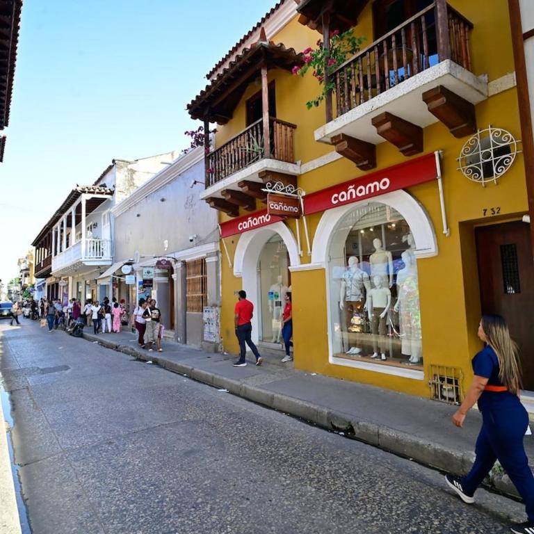 5 Bedroom Cartagena Walled City with Jacuzzi - Six-Bedroom House - 65