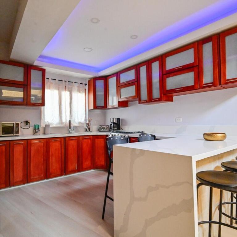 5 Bedroom Cartagena Walled City with Jacuzzi - Six-Bedroom House - 69