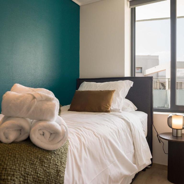 Las Condes 2BR Apt Pool & Views for 5 - Apartment - 14