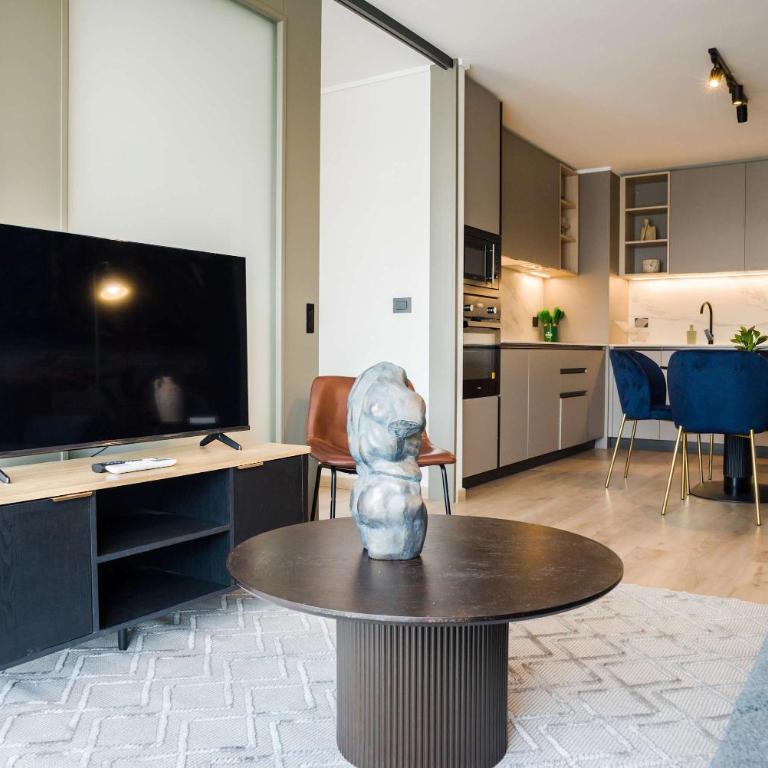 Las Condes 2BR Apt Pool & Views for 5 - Apartment - 3