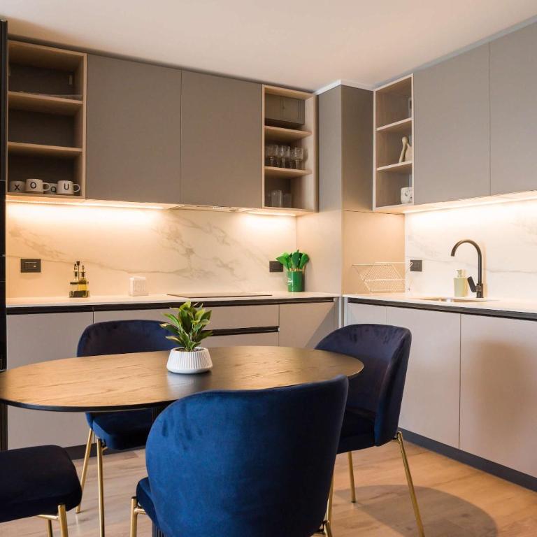 Las Condes 2BR Apt Pool & Views for 5 - Apartment - 5