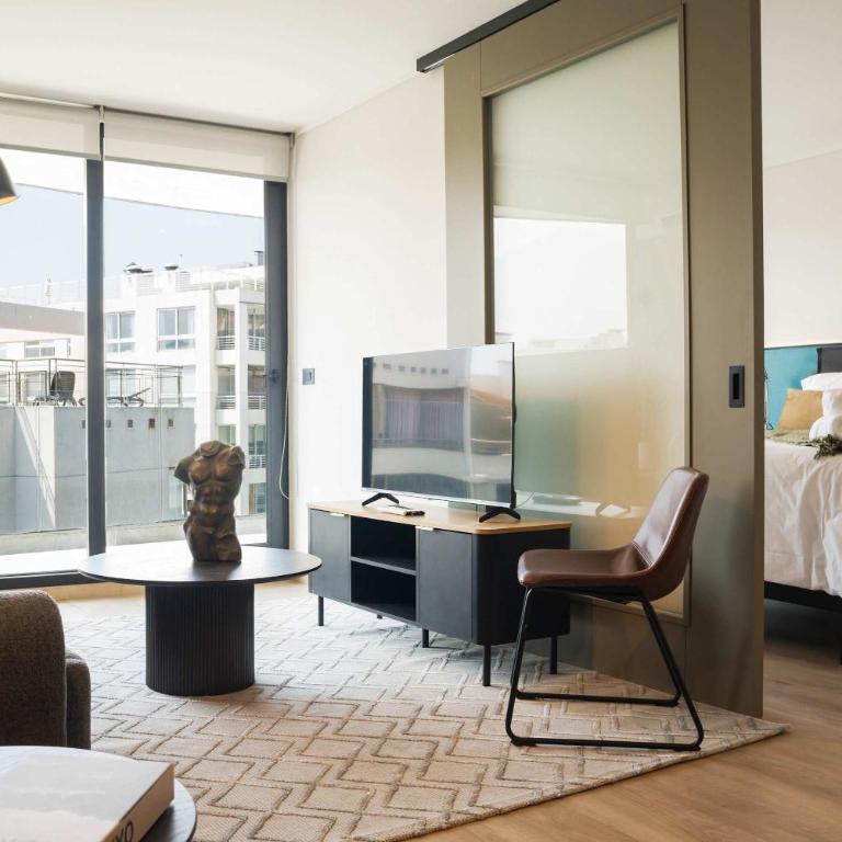Las Condes 2BR Apt Pool & Views for 5 - Apartment - 64