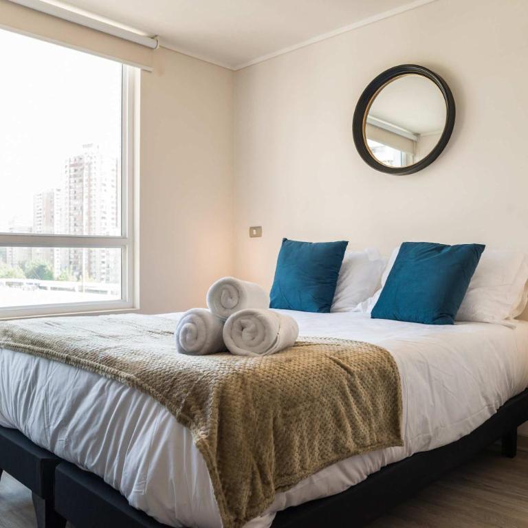 Chic 2BR Apt in Nunoa with Balcony for 5 - Apartment - 1
