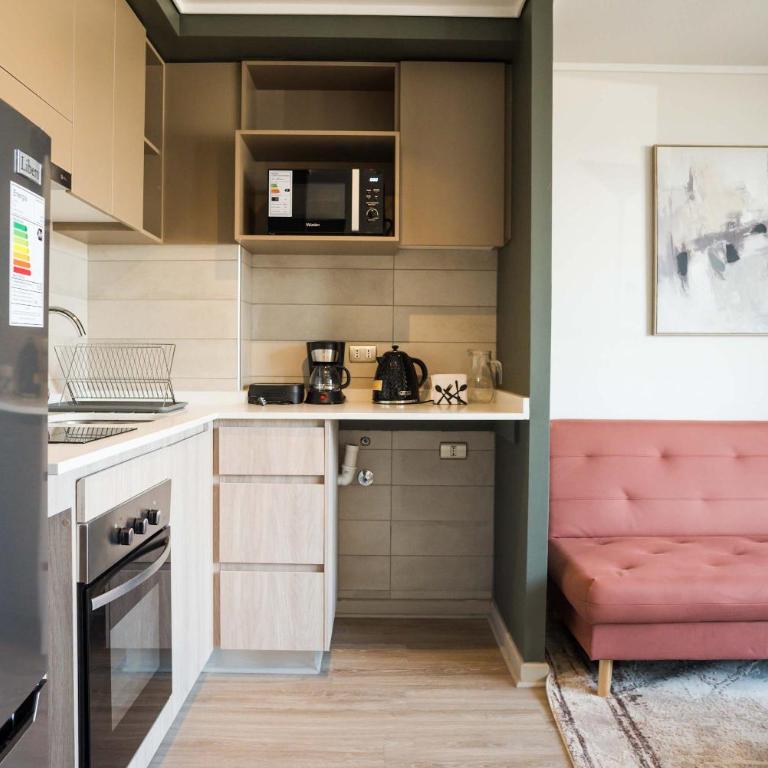 Chic 2BR Apt in Nunoa with Balcony for 5 - Apartment - 4