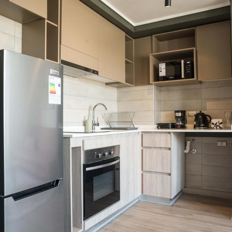 Chic 2BR Apt in Nunoa with Balcony for 5 - Apartment - 12