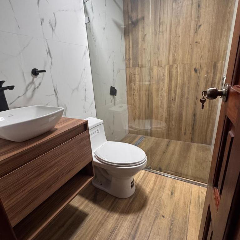 Suite ejecutiva con Parqueo Privado - One-Bedroom Apartment - 14