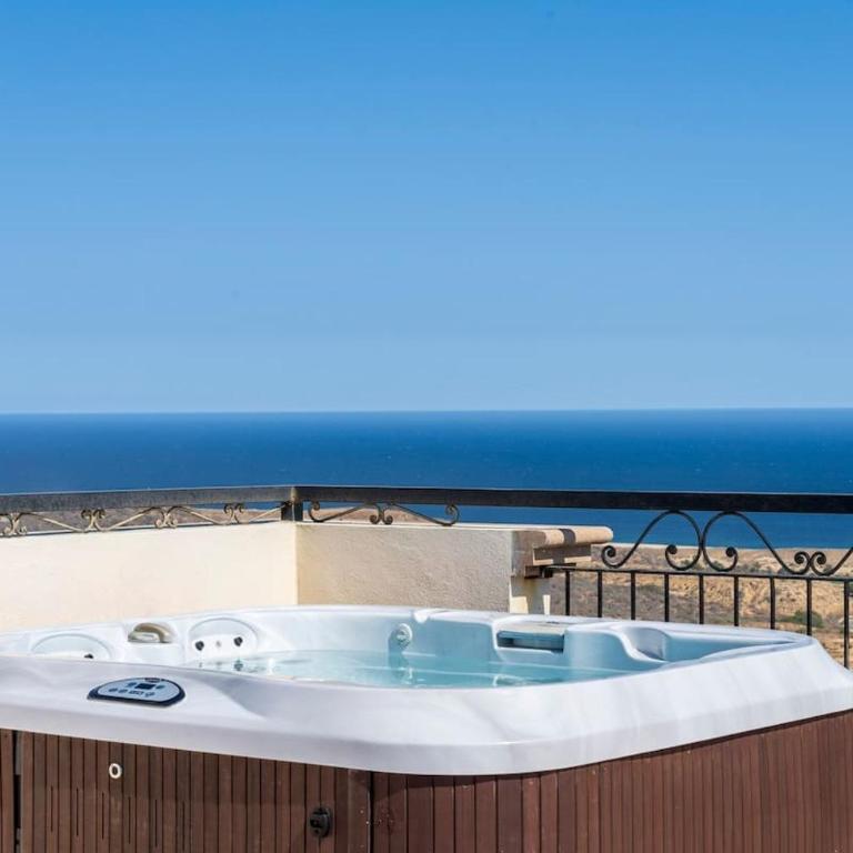 Quivira PH 3BR Premium Condo w Golf Cart - Apartamento - 22