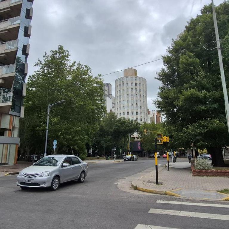 Hermoso Departamento zona Centro Plaza Mitre - Apartamento de 2 dormitorios - 14
