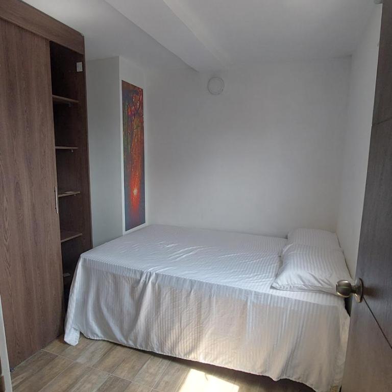 Laureles Estadio Lofts 33 - Three-Bedroom Apartment - 6