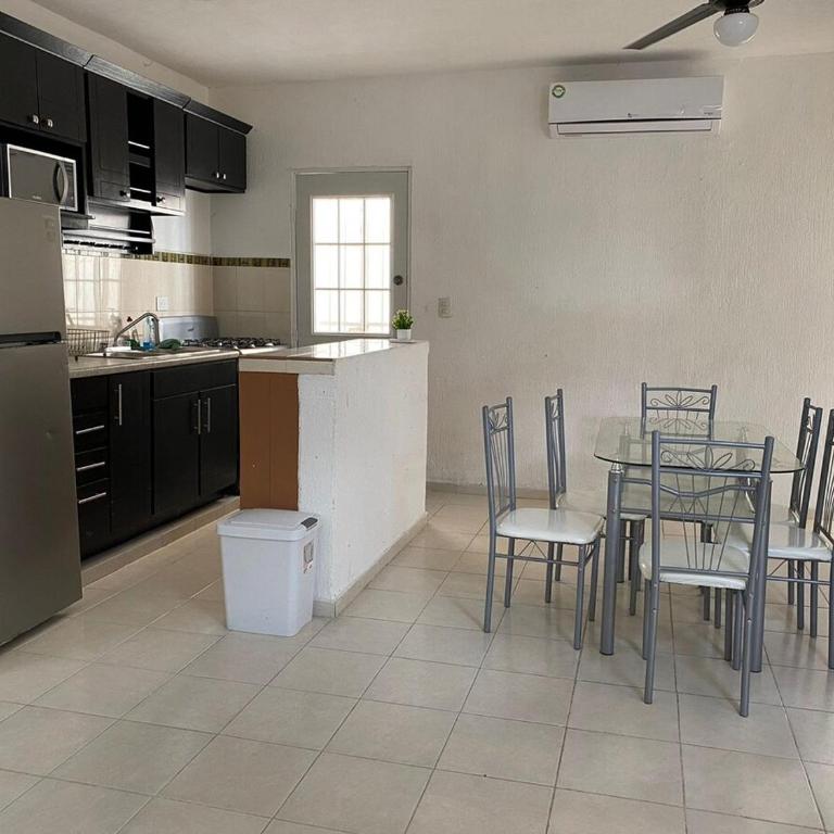 Elohim Airport House - Two-Bedroom House - 1