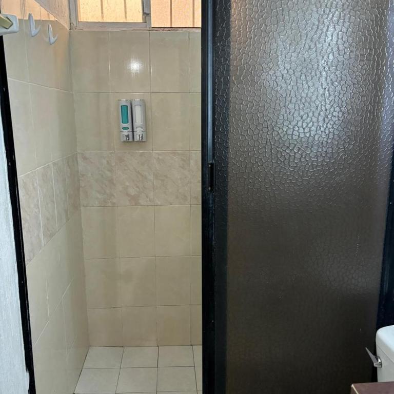 Elohim Airport House - Two-Bedroom House - 13