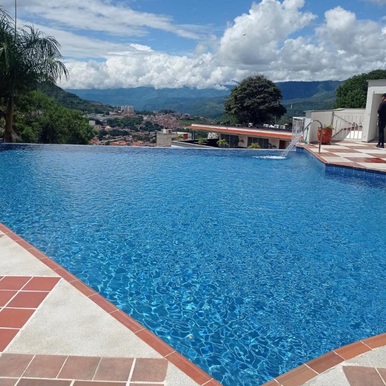 La mejor vista en conjunto y parqueadero - Apartamento de 2 dormitorios - 5