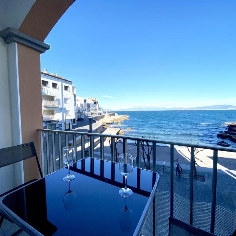 Hermoso apartamento en L'Escala, 1 habitación, terraza, cocina equipada, cerca de playas y comercios - HISP-7-37 - Appartement - 4