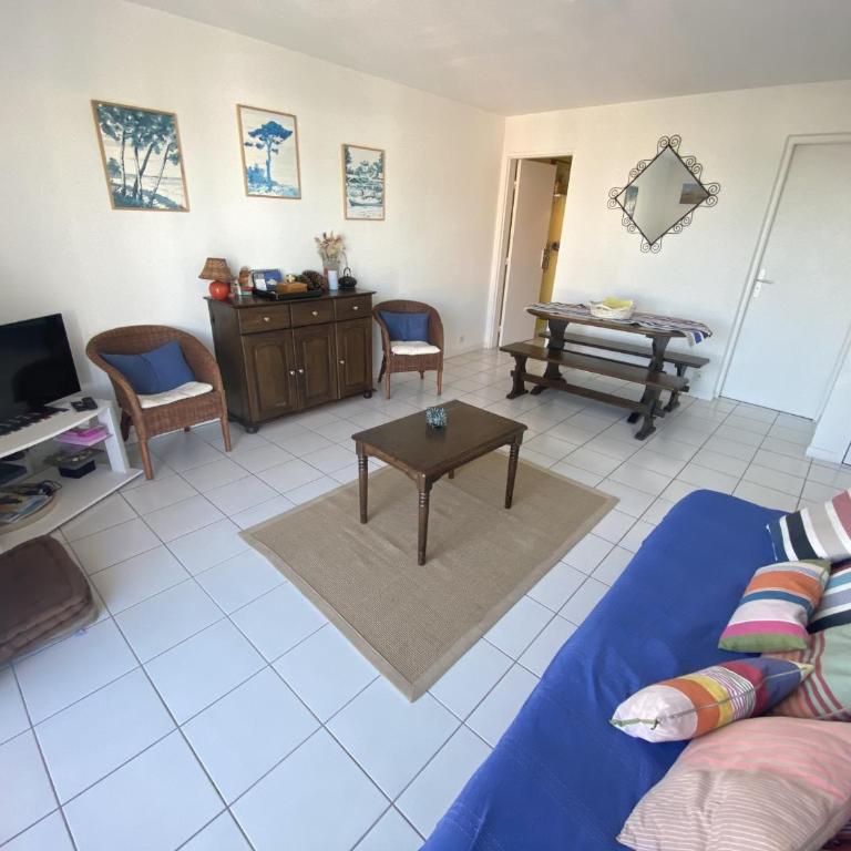 Charmant T2 avec balcon, parking inclus, proche plage et commerces - FR-1-474-291 - Apartamento - 3