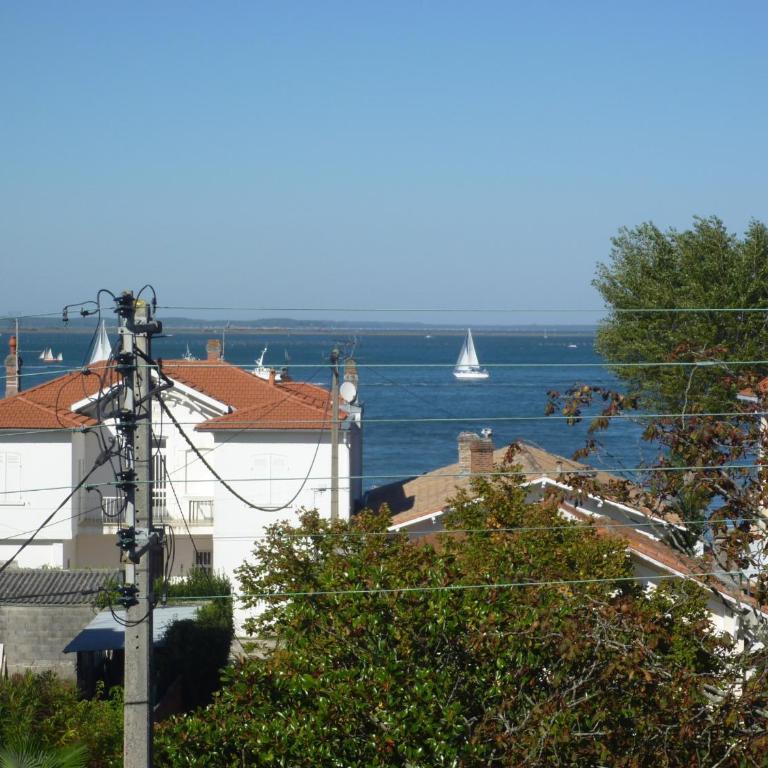 Charmant T2 avec balcon, parking inclus, proche plage et commerces - FR-1-474-291 - Apartamento - 13