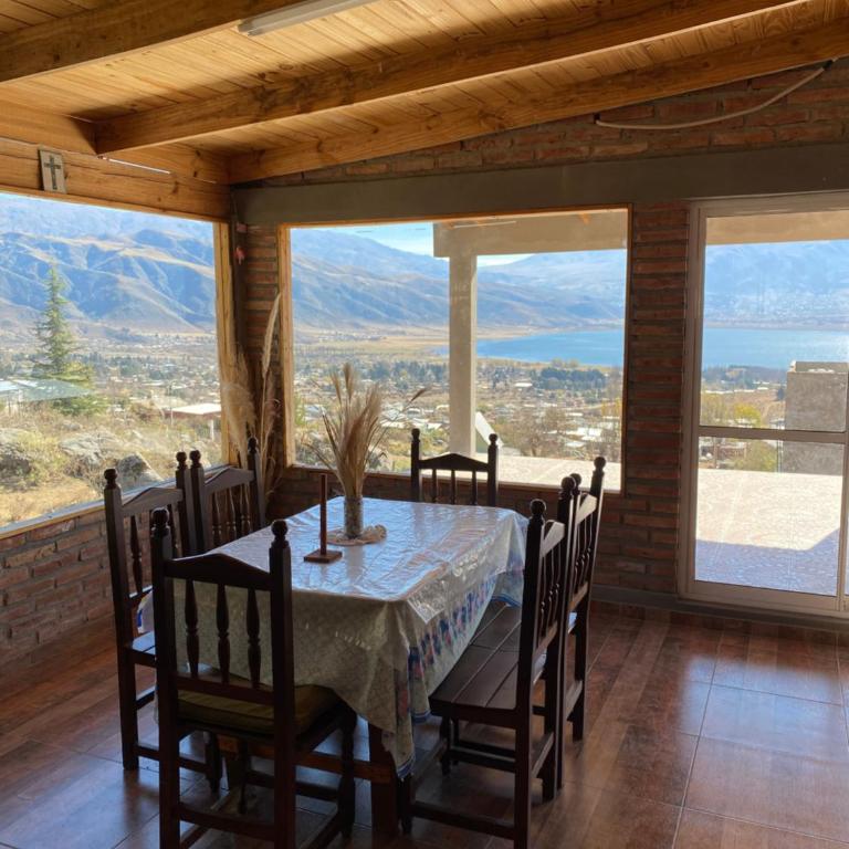 Casa en la montaña con gran vista al valle y lago - Casa - 3