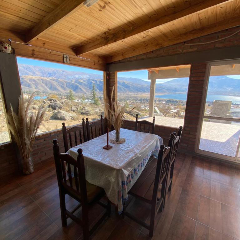 Casa en la montaña con gran vista al valle y lago - Casa - 36
