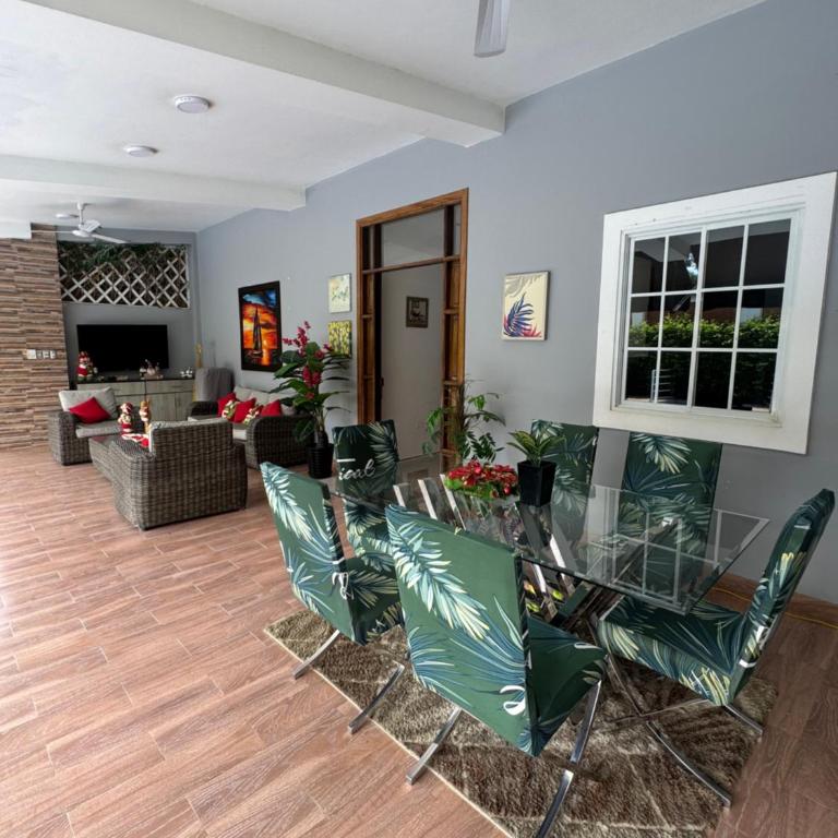 Casa Palmeras Tarapoto - Five-Bedroom House - 9