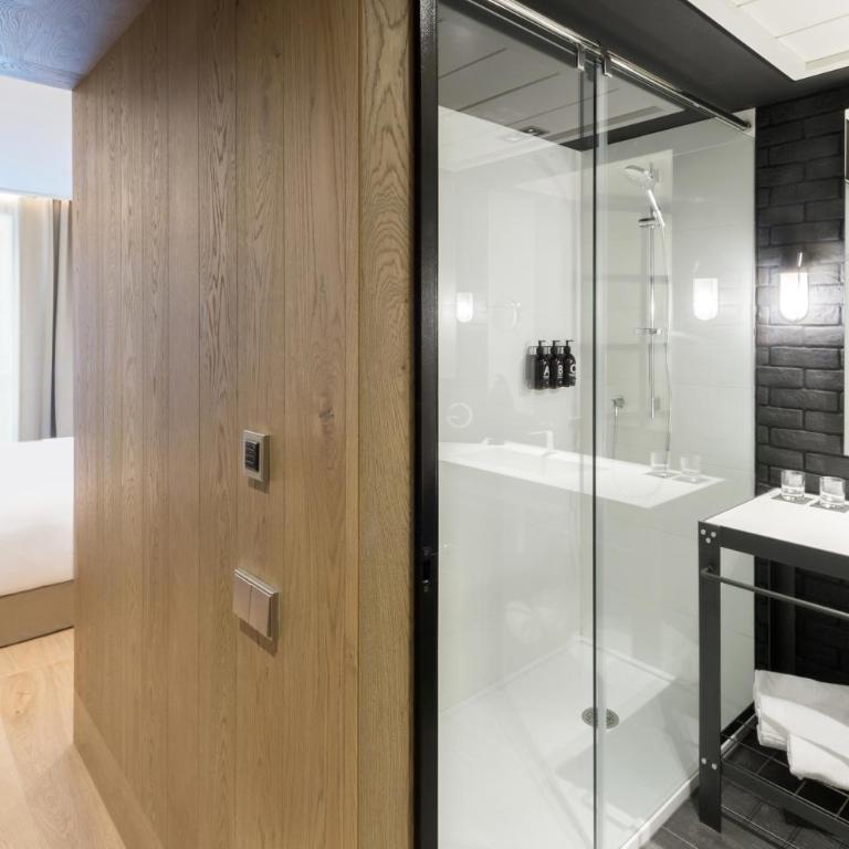The Corner Hotel - Superior Double or Twin Room - 3