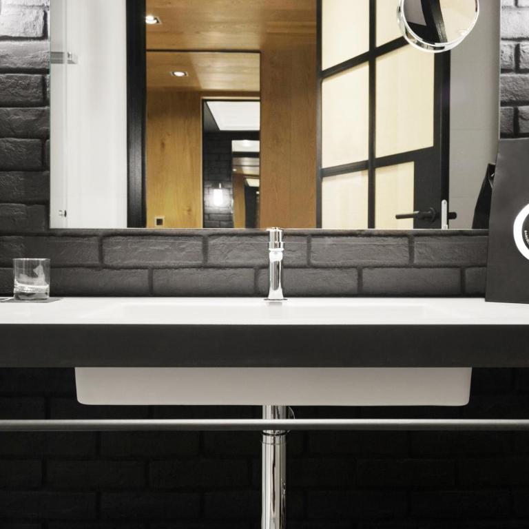 The Corner Hotel - Deluxe Double or Twin Room - 6